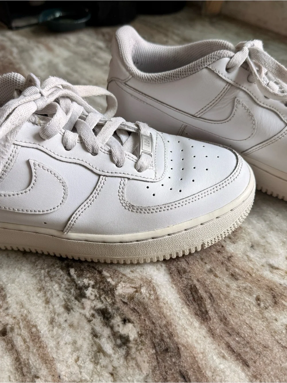 Big Kids White Nike Air Force 1 7Y - Classic Casual Lace-Up